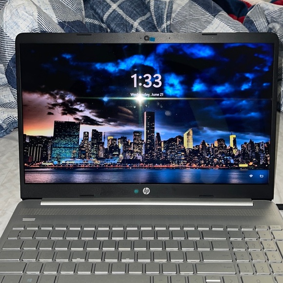 BRAND NEW HP LAPTOP 💻 WITH CHARGER
